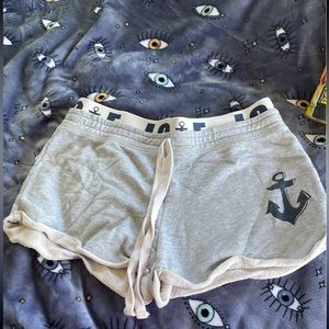 Large grey anchor no boundaries shorts